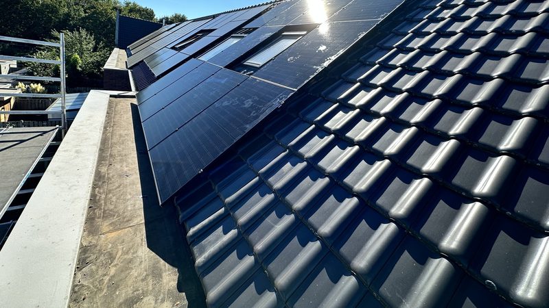 18 All Black zonnepanelen in Apeldoorn