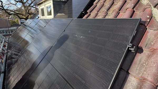 9 All Black zonnepanelen in Apeldoorn