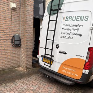 Energiezuinige laadpaal met zonne-energie in Apeldoorn - Afbeelding 1