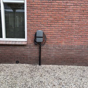 Efficiënte laadoplossing op oprit in Apeldoorn - Afbeelding 1
