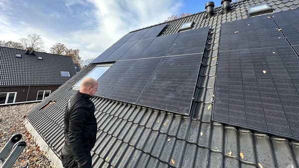 Zonnepanelen-installatie in Eerbeek met Enphase en Jinko