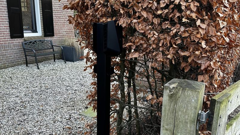 Installatie van geavanceerde laadpaal in Sinderen