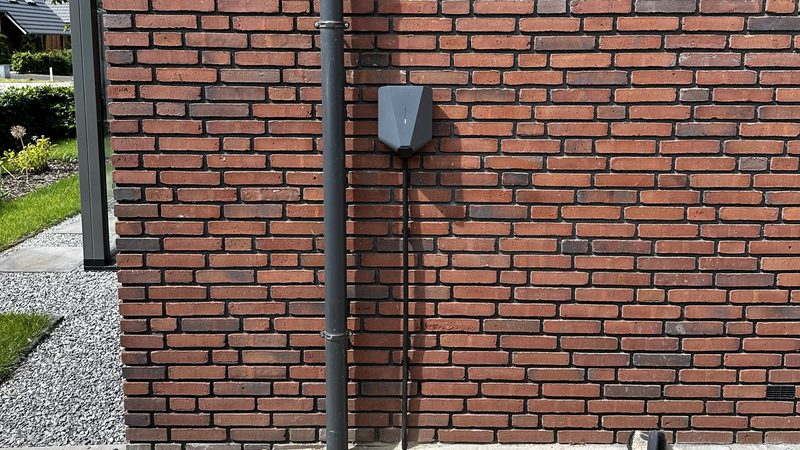 Efficiënte laadpaalinstallatie bij woning in Apeldoorn