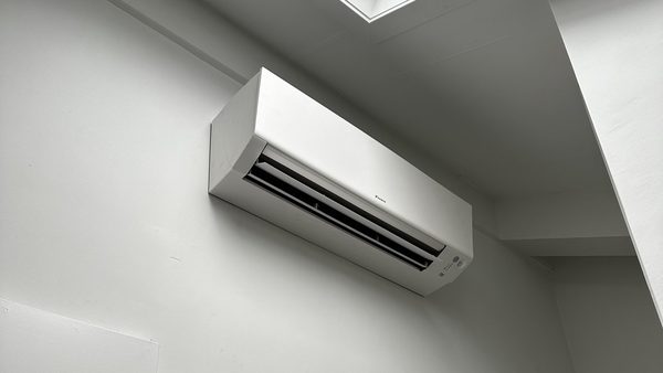 Efficiënte airco-installatie op overloop in Apeldoorn