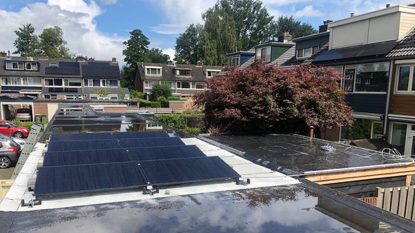 Efficiënte Zonnepaneleninstallatie in Apeldoorn