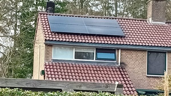 Efficiënte zonnepaneleninstallatie in Dieren