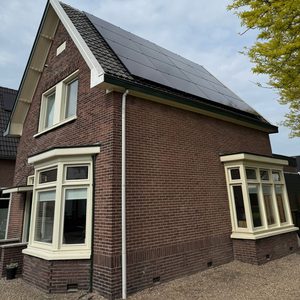 16 zonnepanelen geplaatst in Apeldoorn - Afbeelding 1