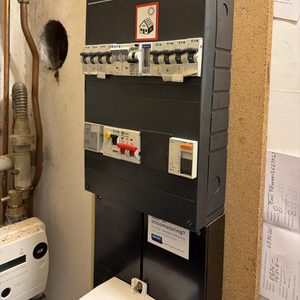 12 full-black zonnepanelen met hybride omvormer in Twello - Afbeelding 4