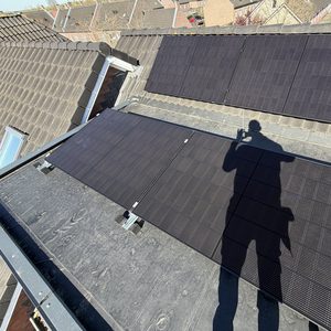 Strak zonnepanelenproject in Apeldoorn - Afbeelding 1