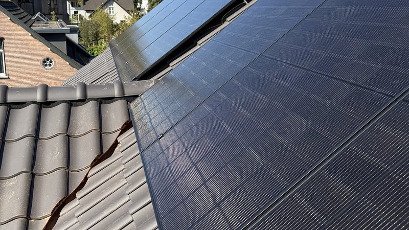 8 zonnepanelen met hybride omvormer in Apeldoorn