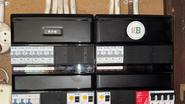 Groepenkast vervangen en 3-fase voorbereid in Apeldoorn