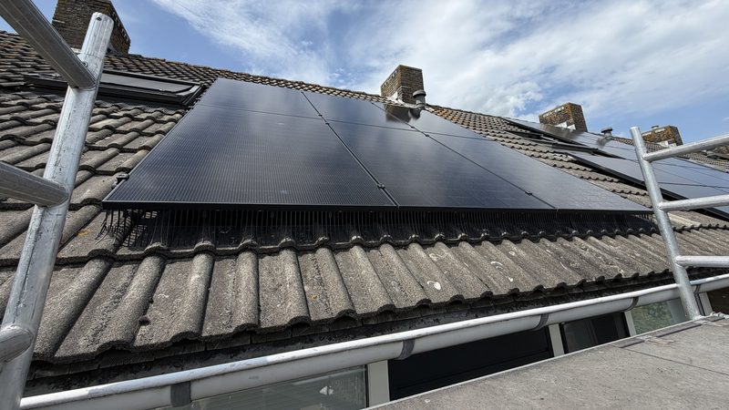 Zonnepanelen met hybride omvormer in Apeldoorn