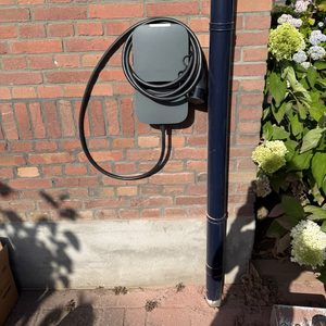 Slimme Peblar-laadpaal geïnstalleerd in Apeldoorn - Afbeelding 2